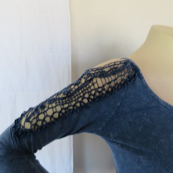 Women's PPLA Blue Lace Cold Shoulder Top - Picture 3 of 7